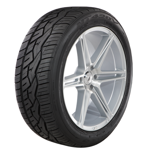 Nitto NT420V 275/50R22 111 H - Premium Tires for Superior Performance